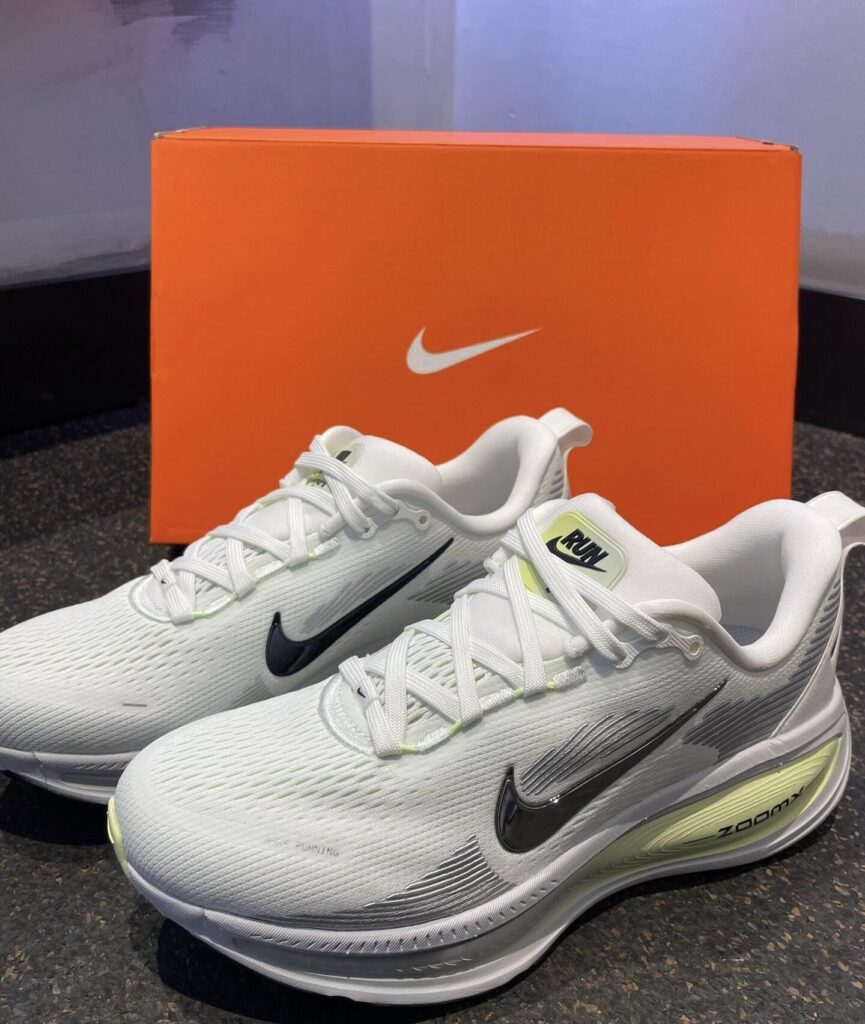 Nike VOMERO 18
